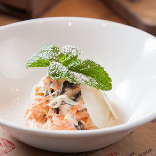 Салат из зеленого яблока и моркови