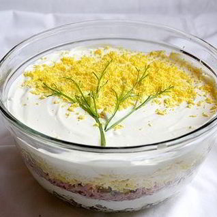 Салат Мимоза с горбушей