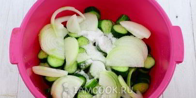 салат нежинский из огурцов на зиму