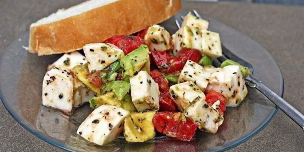 Рецепт салат с авокадо и моцареллой