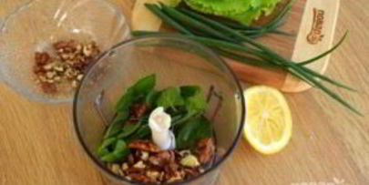 салат с черешней и сыром