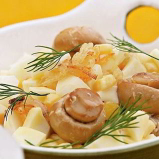 Салат с грибами и яйцом