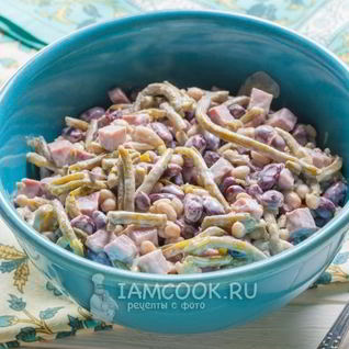 Салат с консервированной фасолью и ветчиной