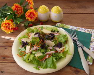 Салат с копченой курицей и корейской морковкой