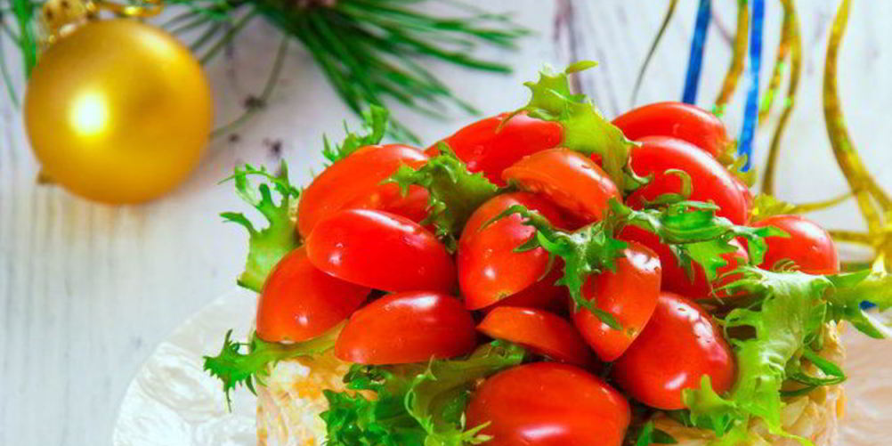 Рецепт салат с копченой курицей и помидорами яркий праздник
