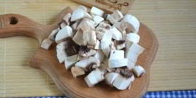 салат с корейской морковкой и грибами