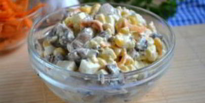 салат с корейской морковкой и грибами