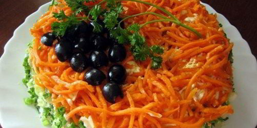 Рецепт салат с корейской морковкой и колбасой