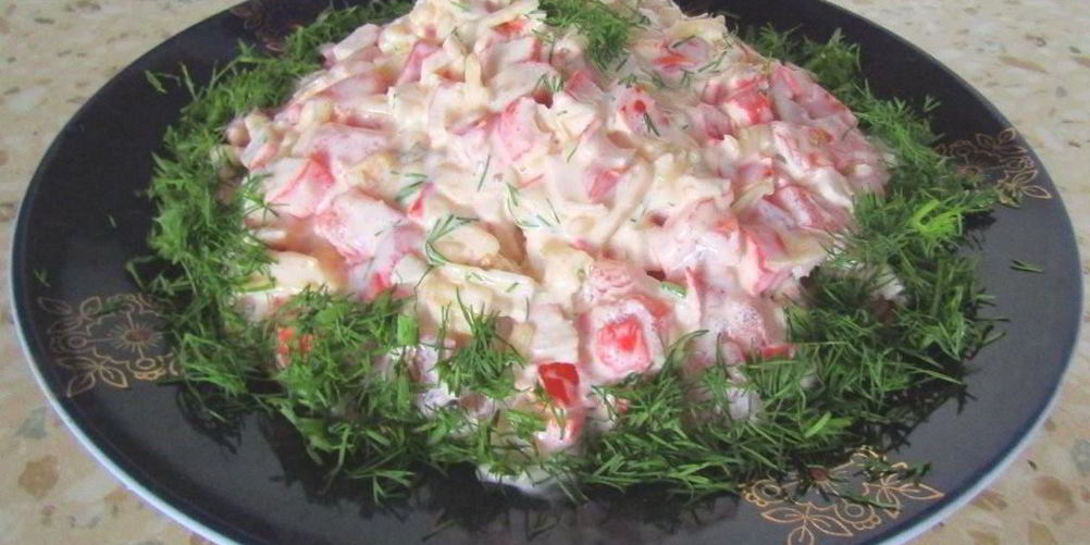 Рецепт салат с крабовыми палочками сыром и помидорами