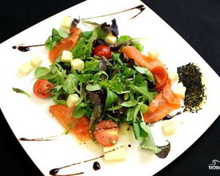 Салат с красной рыбой Норвежский