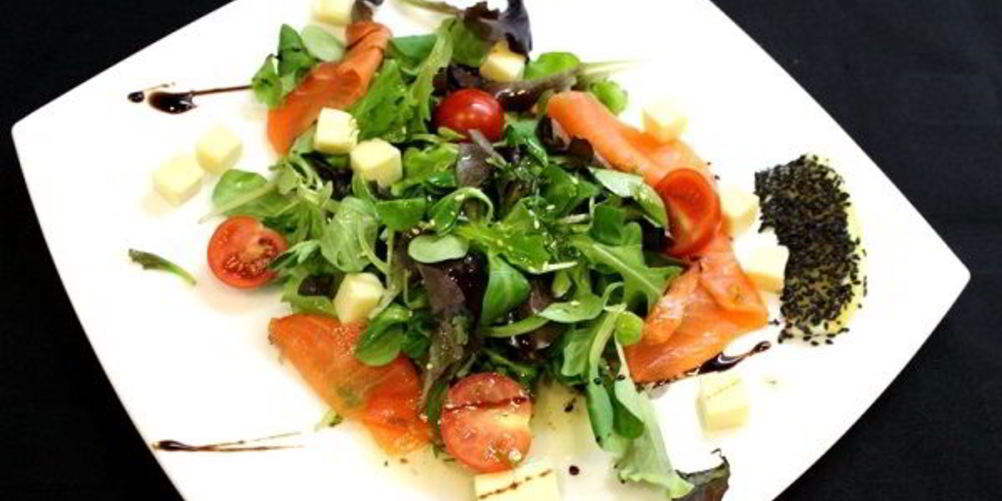 Рецепт салат с красной рыбой норвежский