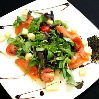 Салат с красной рыбой Норвежский