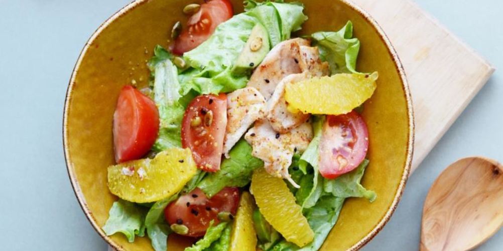 Рецепт салат с курицей, авокадо и апельсинами