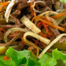 Рецепт Салат с печенью и солеными огурцами