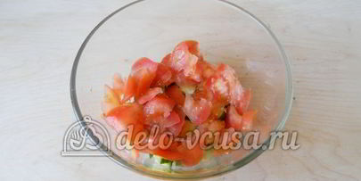 салат с редиской, огурцом и помидором