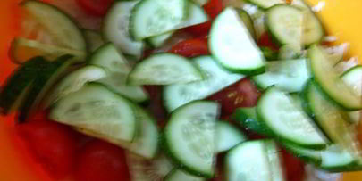 салат с рисом, семгой и овощами