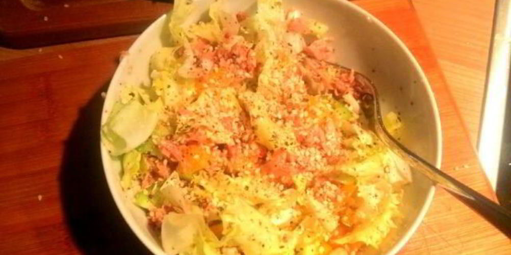 Рецепт салат с тунцом и кунжутом