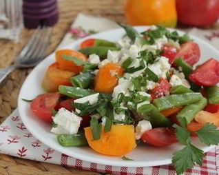 Салат с зеленой фасолью с фетой