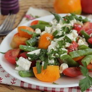 Салат с зеленой фасолью с фетой