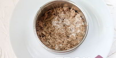 слоеный салат с говяжьей печенью