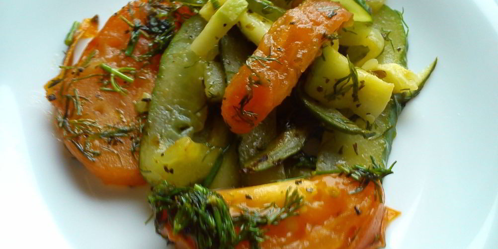 Рецепт теплый салат из овощей с молодым картофелем