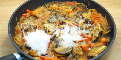 вкусный салат из баклажанов на зиму