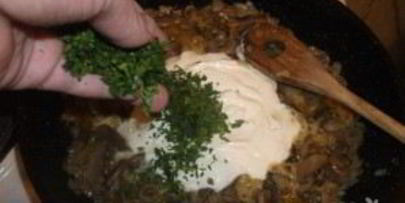 грибной соус со сметаной