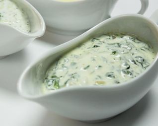 Йогуртовый соус со шпинатом