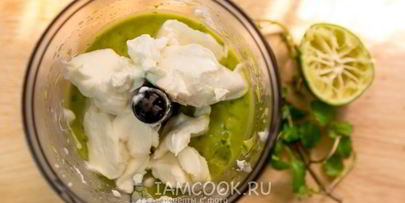 сливочный соус с авокадо и мятой