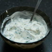 Рецепт Сметанно-чесночный соус