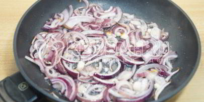 томатный соус с луком