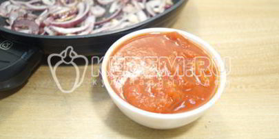 томатный соус с луком