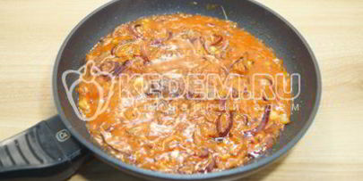 томатный соус с луком