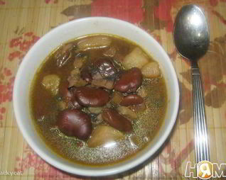 Бобовый суп с грибами