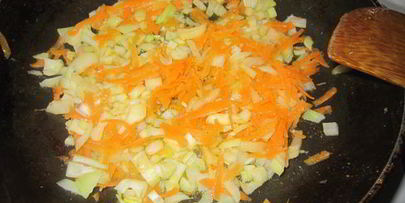 борщ с чесночными гренками