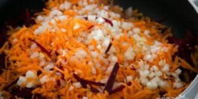 борщ со свеклой и капустой