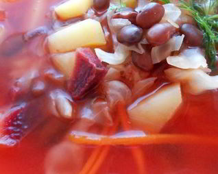 Красный борщ с фасолью