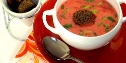 пдбиваний борщ с чесночными крутонами