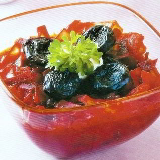 Вегетарианский борщ с черносливом