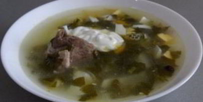 зеленый борщ с консервированным щавелем