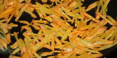 зеленый борщ с конским щавелем на куриных грудках