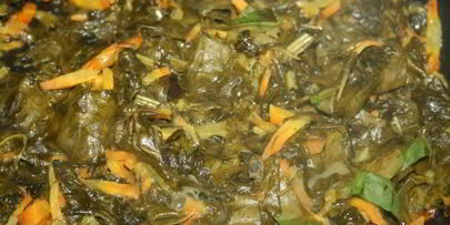 зеленый борщ с конским щавелем на куриных грудках