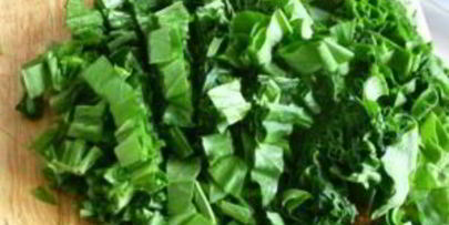 зеленый борщ с яйцом и щавелем