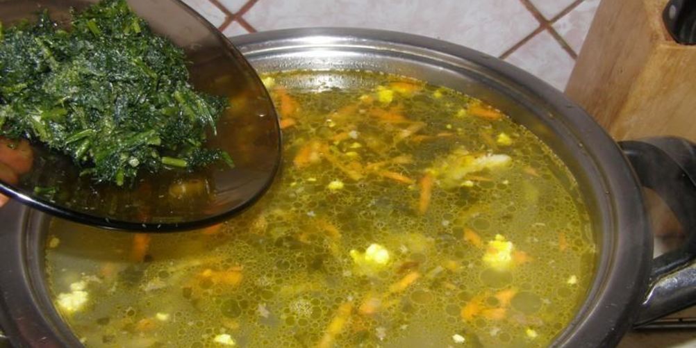 Рецепт зеленый борщ со щавелем и яйцом