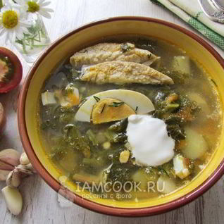 Зеленый борщ со шпинатом и щавелем