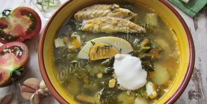 зеленый борщ со шпинатом и щавелем