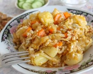 Капустняк тушеный с рисом и картошкой