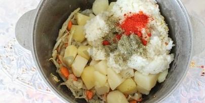 капустняк тушеный с рисом и картошкой