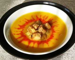 Крем-суп из тыквы с красным перцем