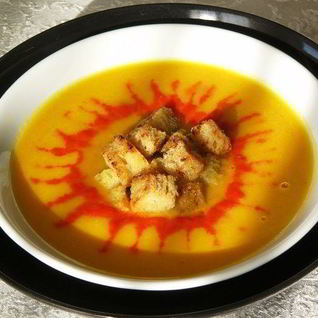 Крем-суп из тыквы с красным перцем